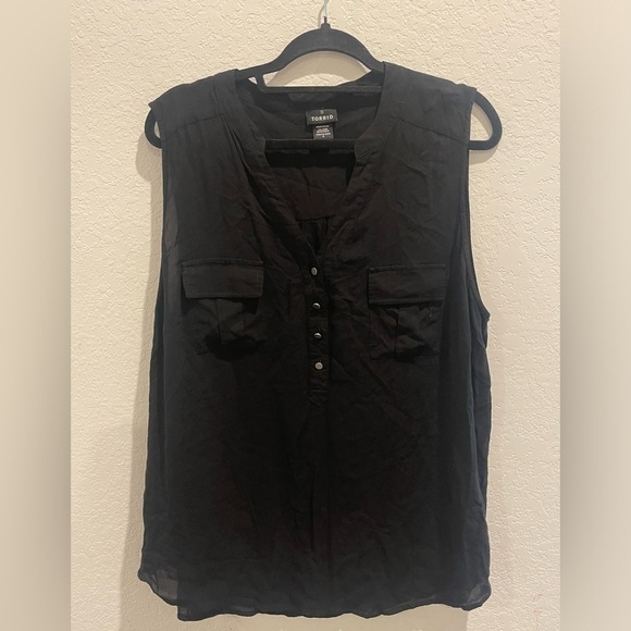 Torrid Sleeveless Button Down Black Shirt Size 2 - Picture 1 of 5